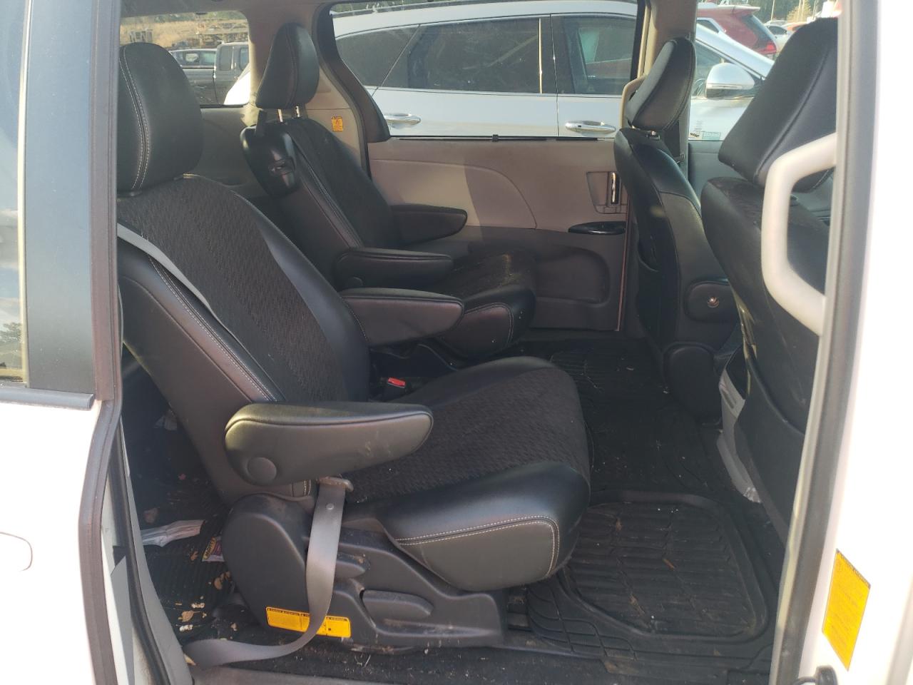 Photo 6 from auction – 2012 TOYOTA SIENNA SPO with VIN 5TDXK3DC0CS179026