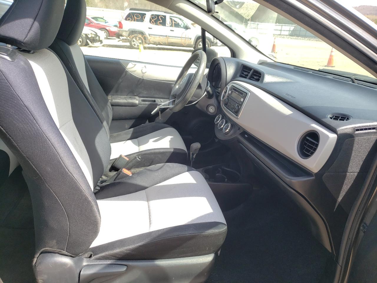 Photo 5 from auction – 2012 TOYOTA YARIS with VIN JTDJTUD37CD502248