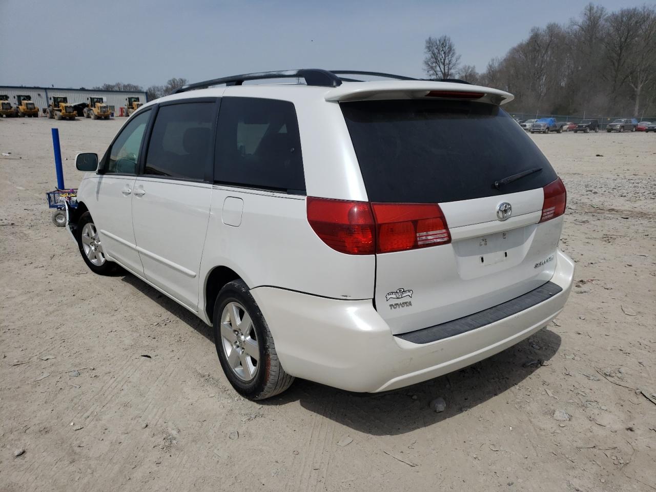 Photo 3 from auction – 2004 TOYOTA SIENNA XLE with VIN 5TDZA22C84S189331