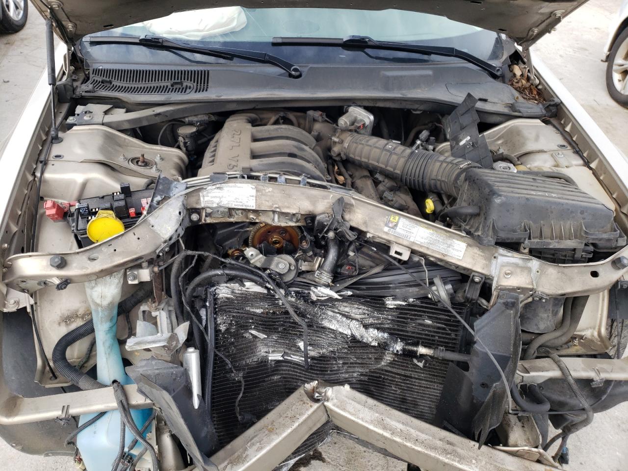 Photo 7 from auction – 2008 CHRYSLER 300 LX with VIN 2C3KA43R68H169278