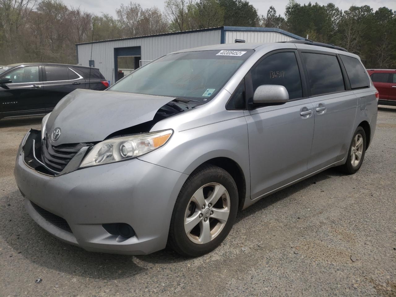 Photo 2 from auction – 2011 TOYOTA SIENNA LE with VIN 5TDKK3DC6BS074077