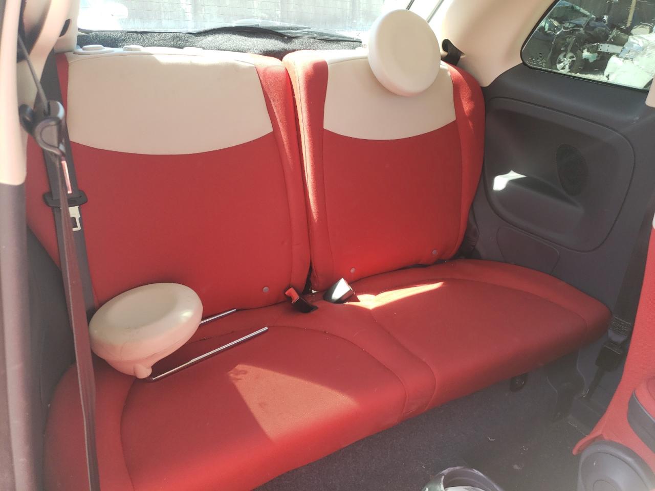 Photo 6 from auction – 2014 FIAT 500 POP with VIN 3C3CFFAR6ET260042