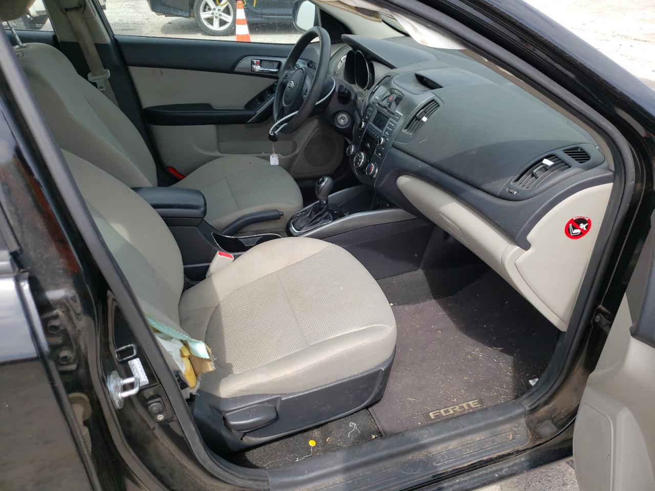 Photo 5 from auction – 2013 KIA FORTE EX with VIN KNAFU5A24D5662178