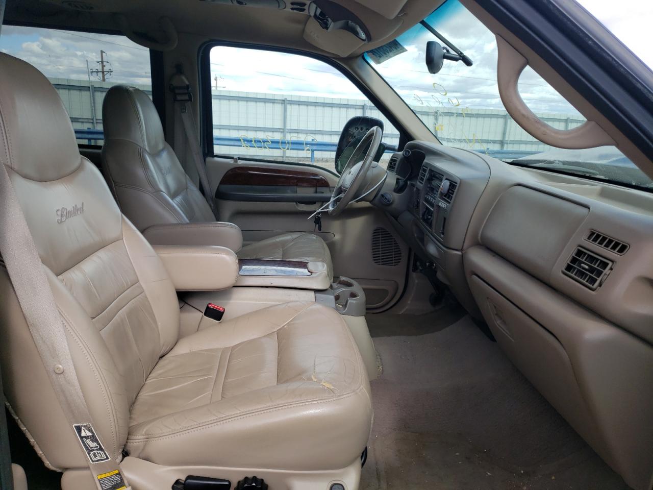Photo 5 from auction – 2000 FORD EXCURSION with VIN 1FMSU43F9YEB18966