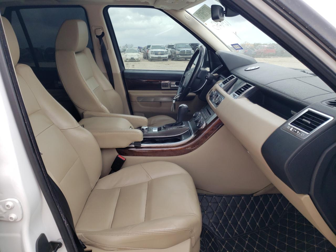 Photo 5 from auction – 2011 LAND ROVER RANGE ROVE with VIN SALSF2D44BA281502