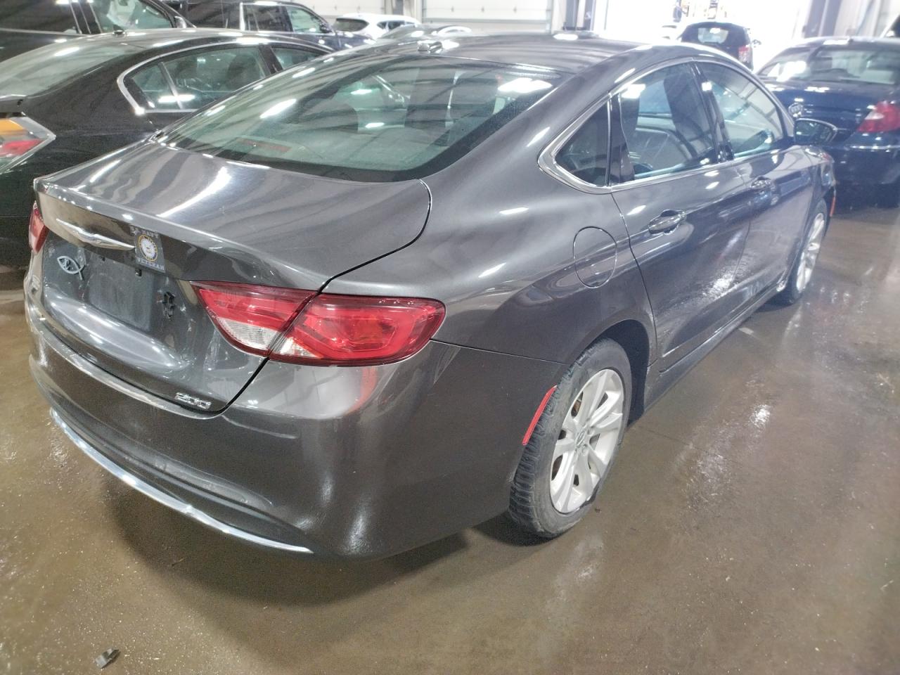 Photo 4 from auction – 2015 CHRYSLER 200 LIMITE with VIN 1C3CCCABXFN723988