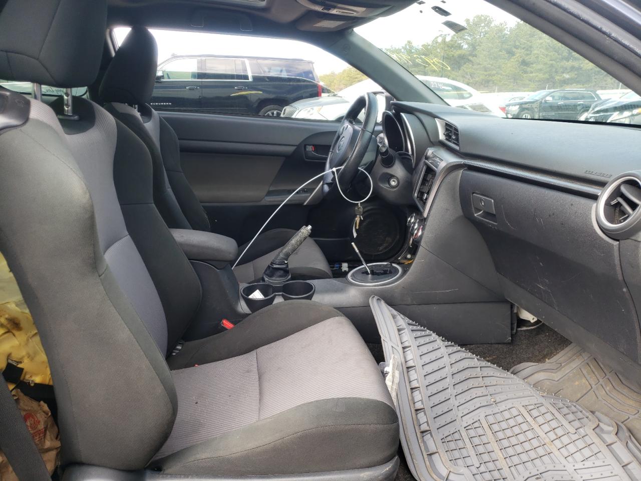 Photo 5 from auction – 2015 TOYOTA SCION TC with VIN JTKJF5C70F3093918