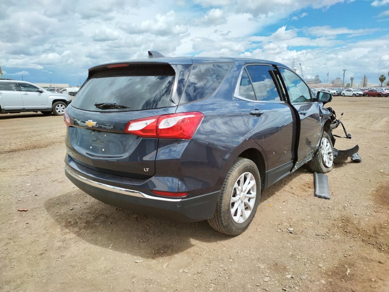 Photo 4 from auction – 2018 CHEVROLET EQUINOX LT with VIN 3GNAXJEV8JL385085