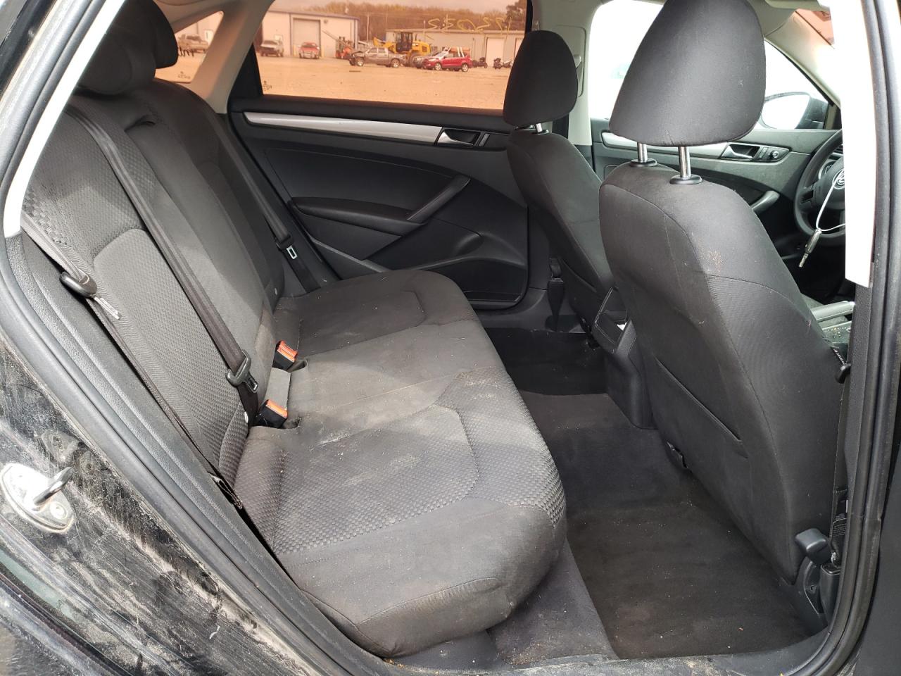 Photo 6 from auction – 2012 VOLKSWAGEN PASSAT S with VIN 1VWAP7A39CC015081