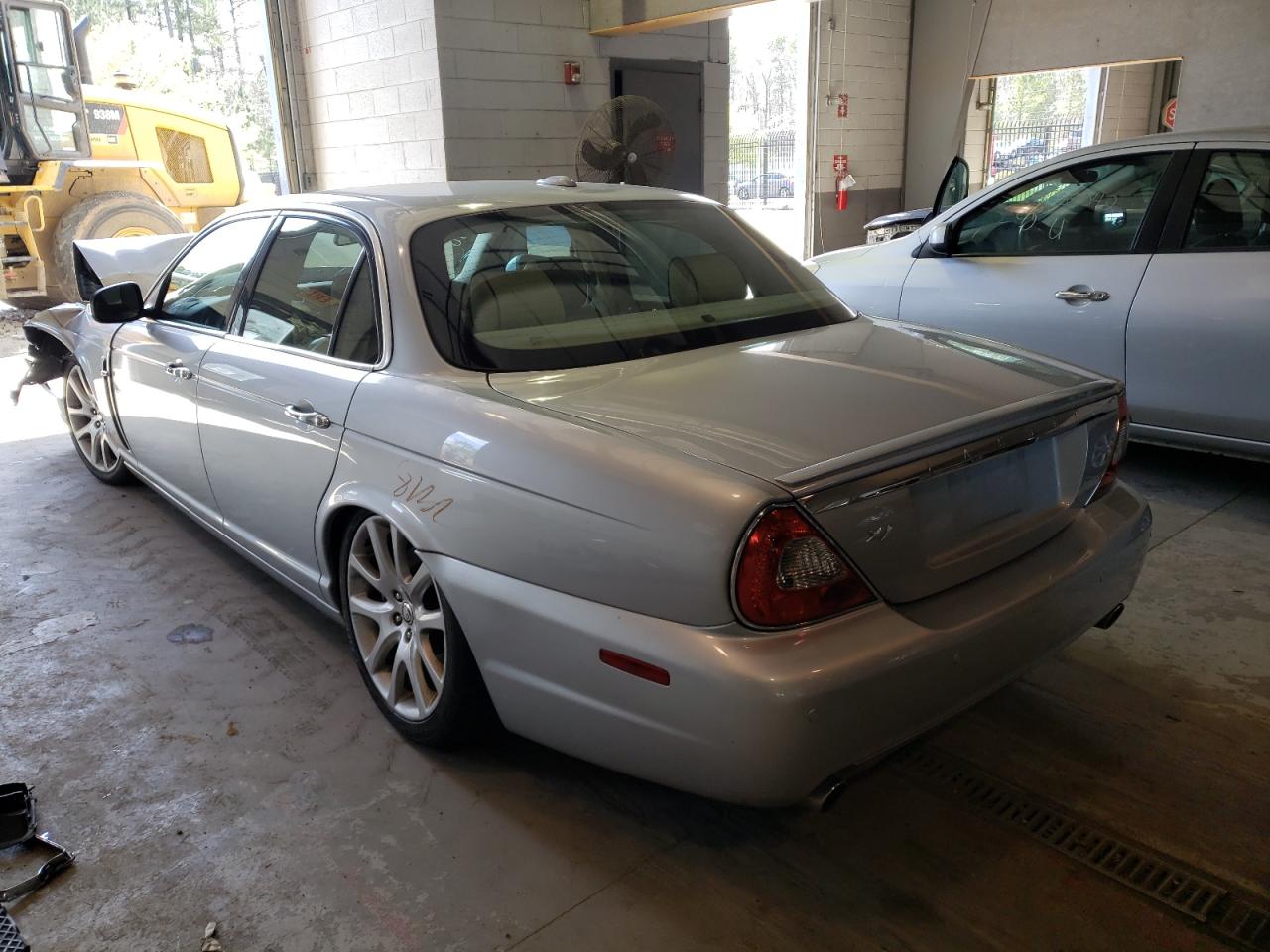 Photo 3 from auction – 2008 JAGUAR XJ8 with VIN SAJWA71B08SH24646
