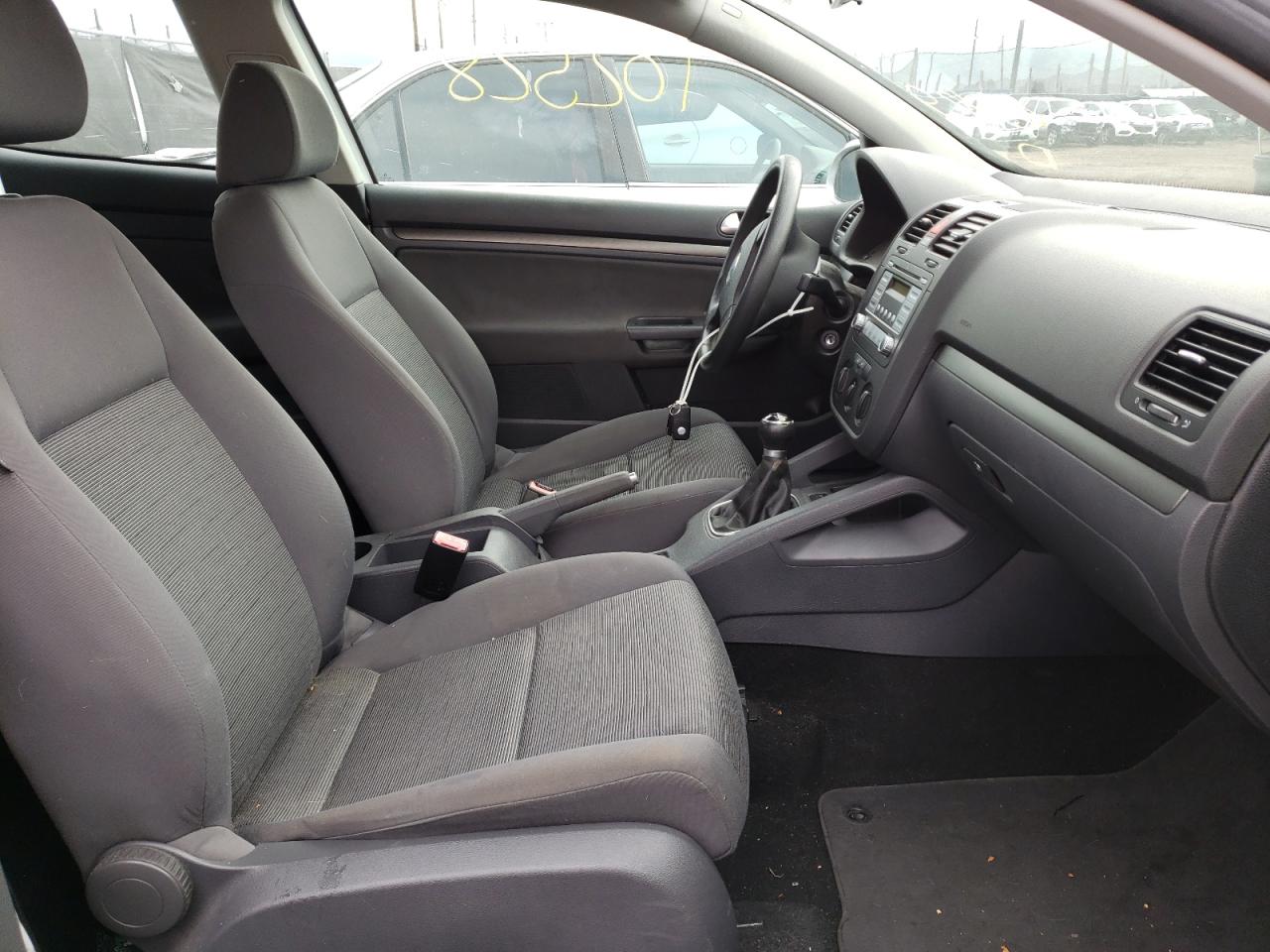 Photo 5 from auction – 2007 VOLKSWAGEN RABBIT with VIN WVWAS71K57W082290