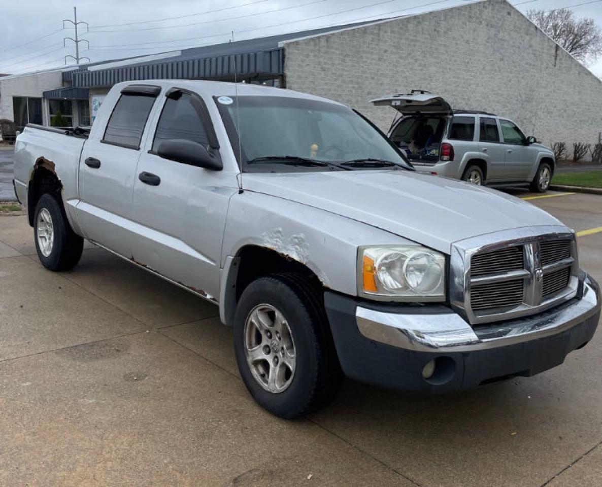 DODGE DAKOTA QUA 2005 with VIN 1D7HE48K35S298661 - Photo from auction