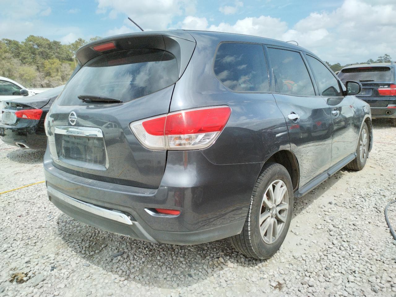 Photo 4 from auction – 2014 NISSAN PATHFINDER with VIN 5N1AR2MN8EC668237