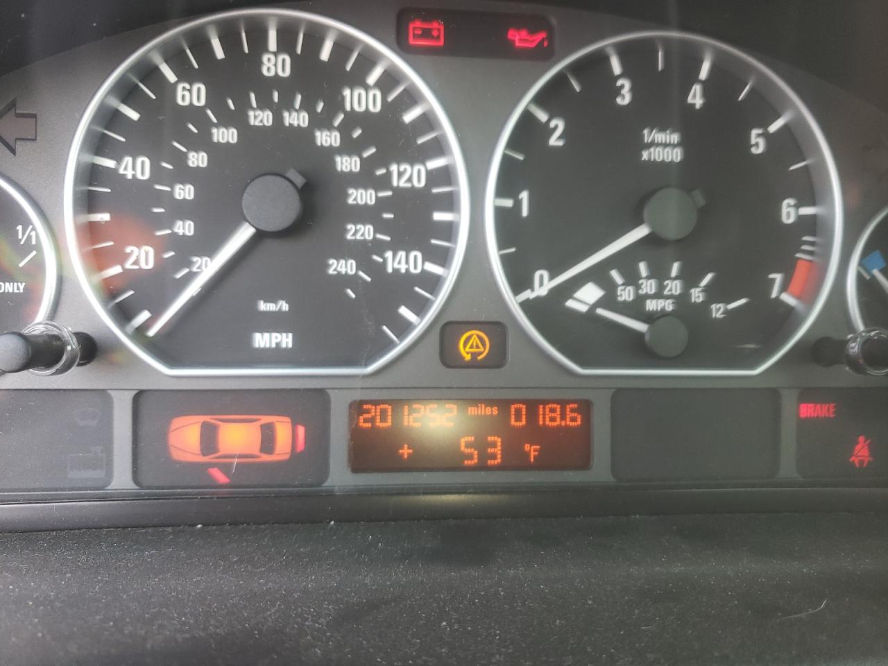 Photo 8 from auction – 2004 BMW 330 XI with VIN WBAEW53484PG11097