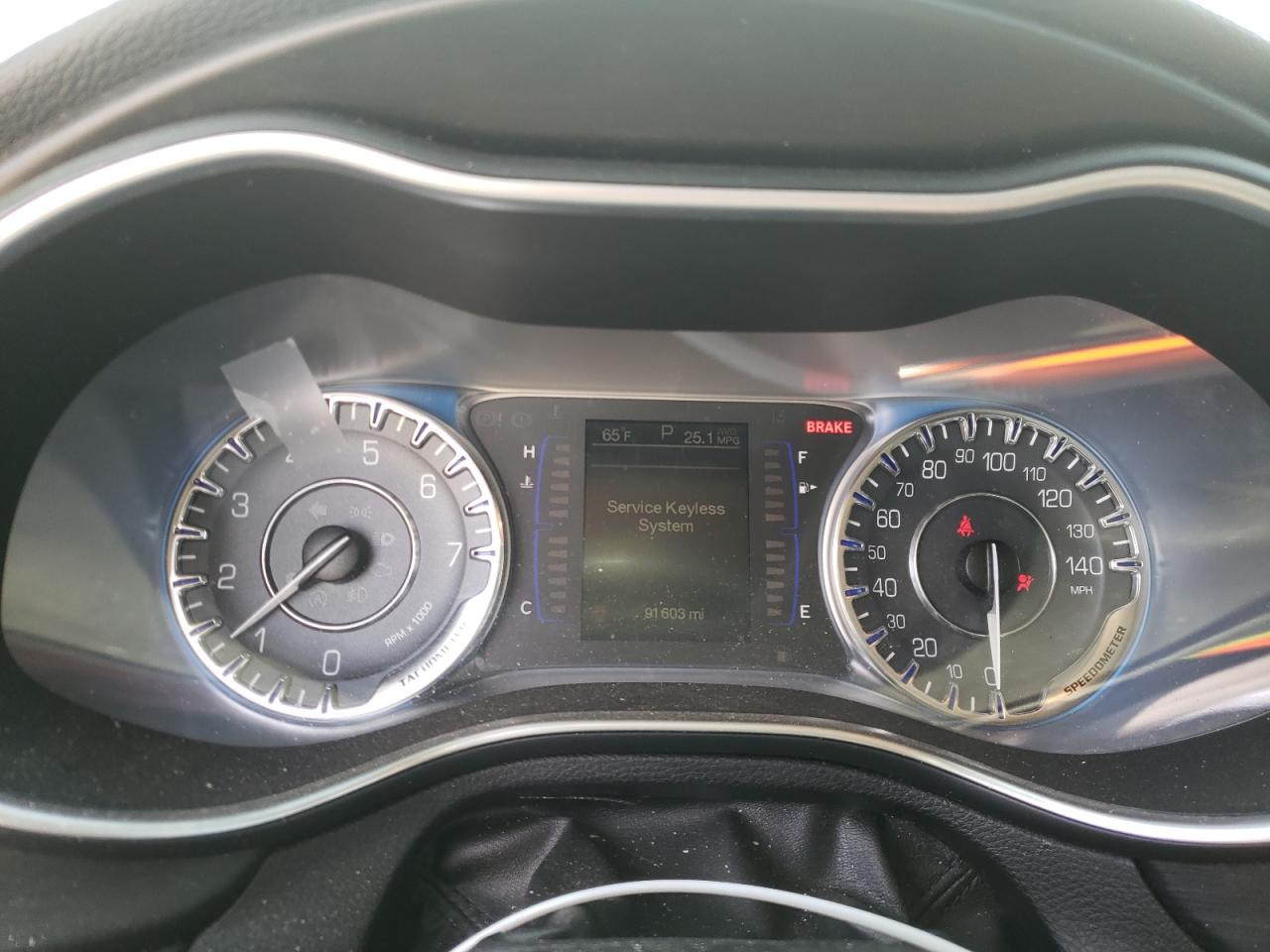 Photo 8 from auction – 2015 CHRYSLER 200 LIMITE with VIN 1C3CCCAB9FN614244