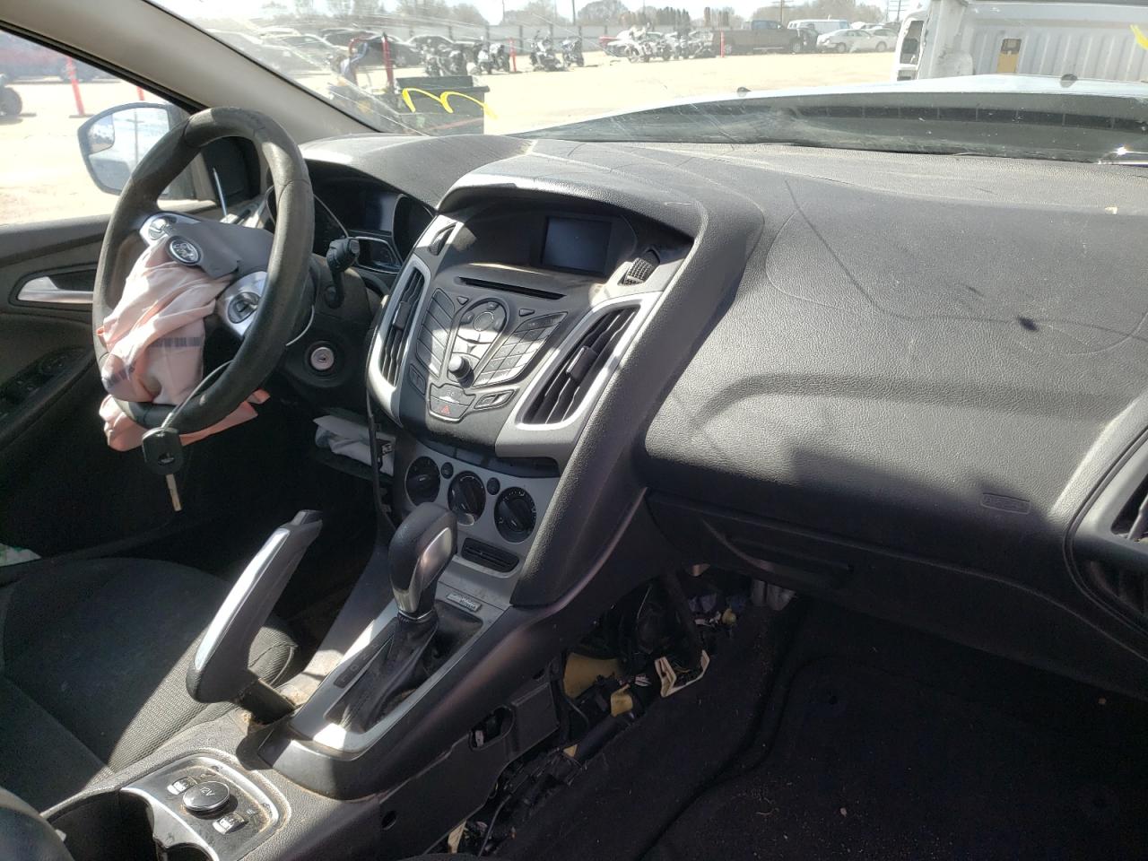 Photo 9 from auction – 2013 FORD FOCUS SE with VIN 1FADP3K29DL381810