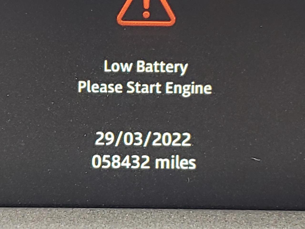 Photo 8 from auction – 2017 LAND ROVER RANGE ROVE with VIN SALWV2FVXHA691773