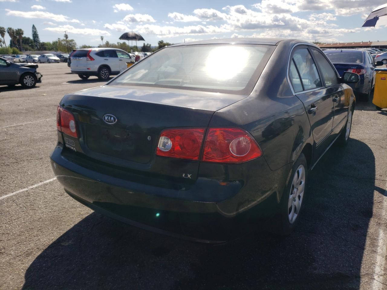 Photo 4 from auction – 2007 KIA OPTIMA LX with VIN KNAGE123775137461