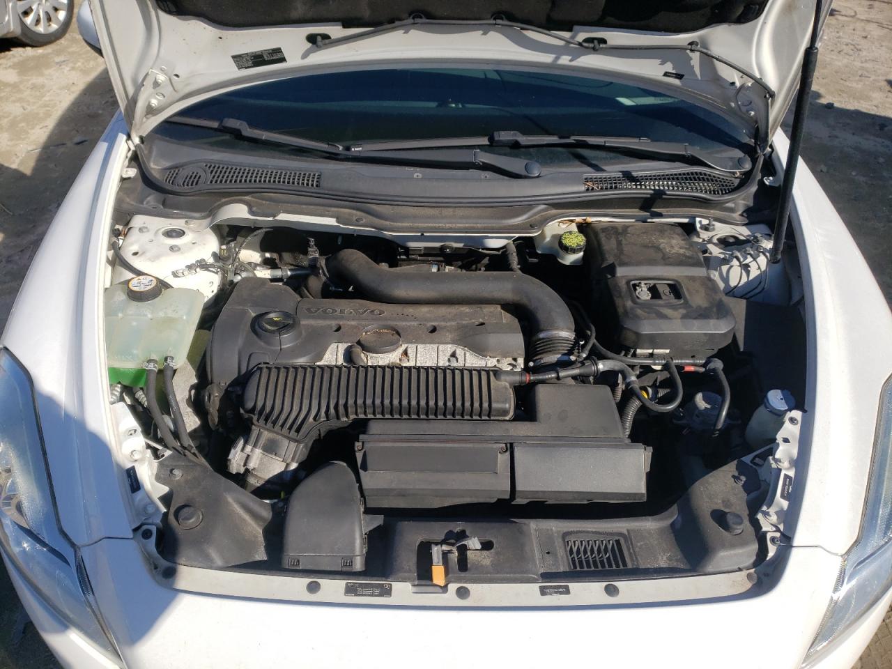 Photo 7 from auction – 2011 VOLVO C70 T5 with VIN YV1672MC9BJ108016
