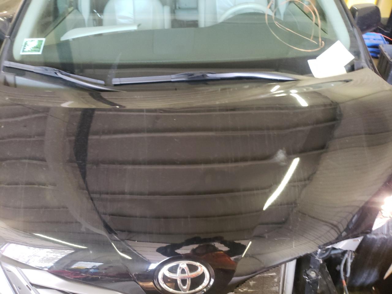 Photo 7 from auction – 2011 TOYOTA SIENNA XLE with VIN 5TDYK3DCXBS069054