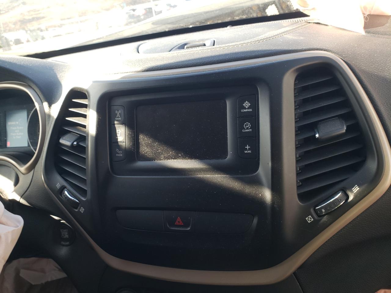 Photo 9 from auction – 2016 JEEP CHEROKEE L with VIN 1C4PJMCB4GW147977