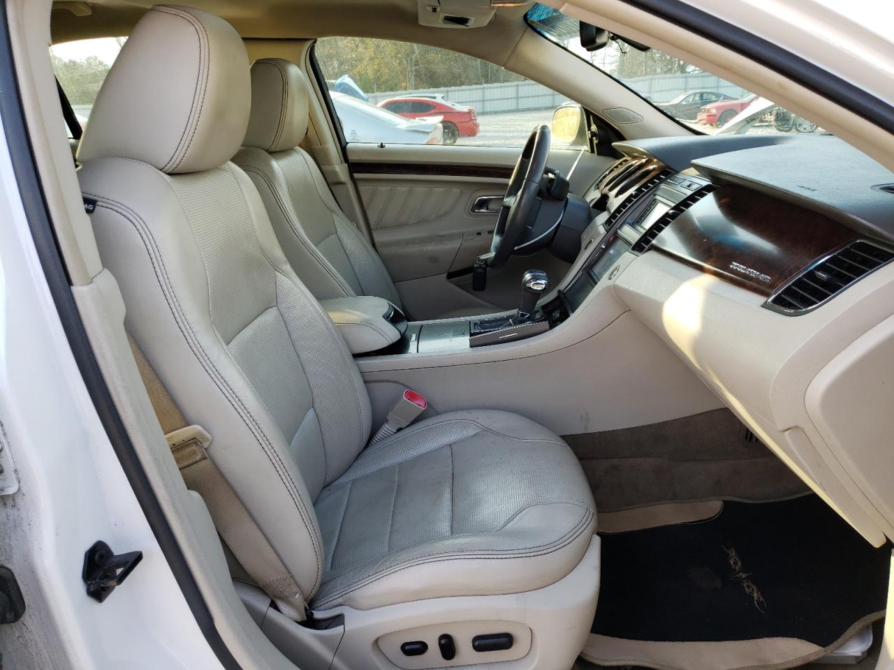 Zdjęcie 5 z aukcji – 2011 FORD TAURUS LIM z VIN 1FAHP2FW1BG163455