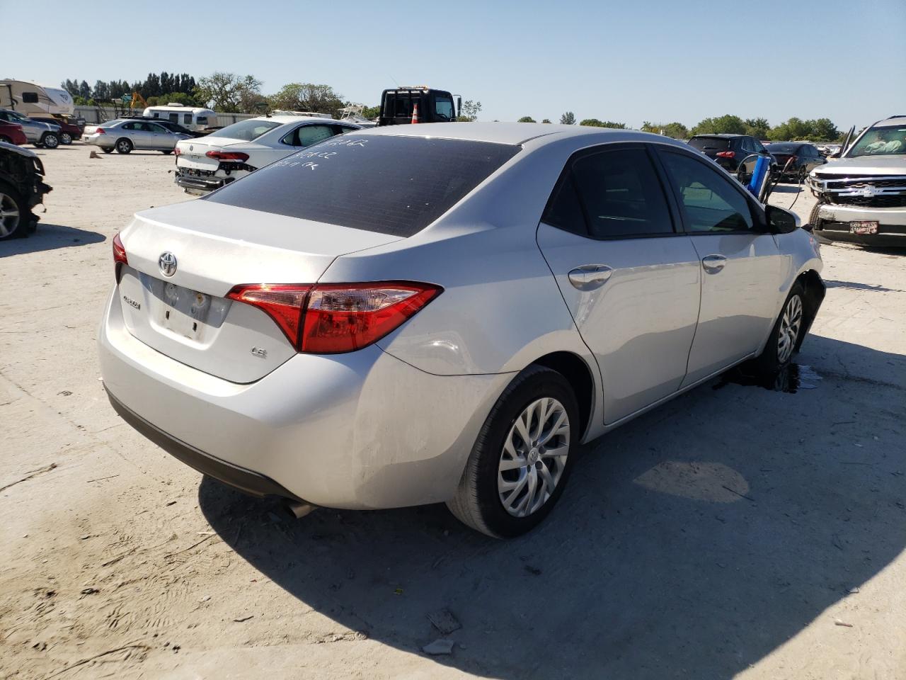 Photo 4 from auction – 2019 TOYOTA COROLLA L with VIN 2T1BURHE1KC156798