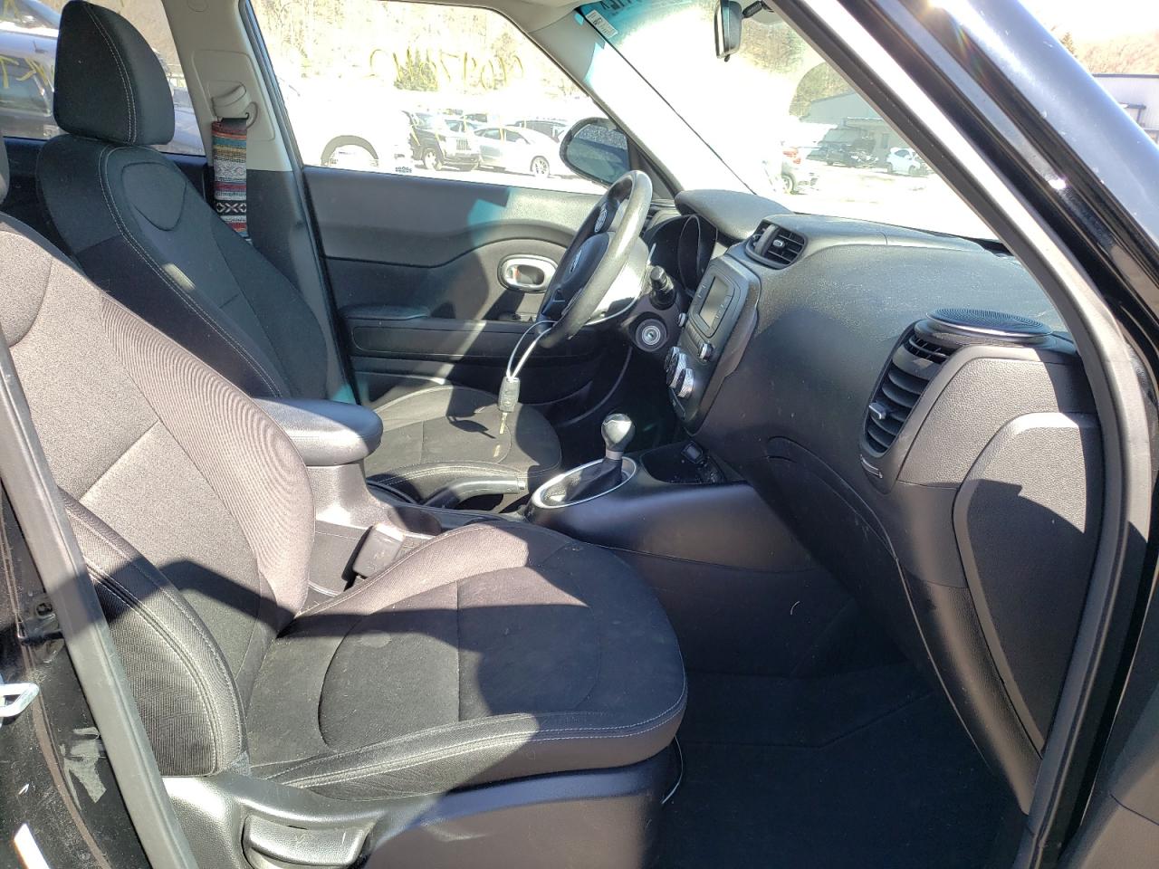 Photo 5 from auction – 2018 KIA SOUL with VIN KNDJN2A27J7593043
