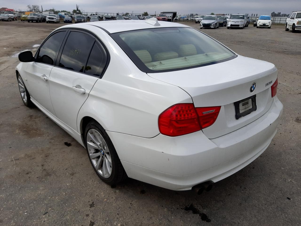 Photo 3 from auction – 2011 BMW 328 I SULE with VIN WBAPH5G58BNM74996