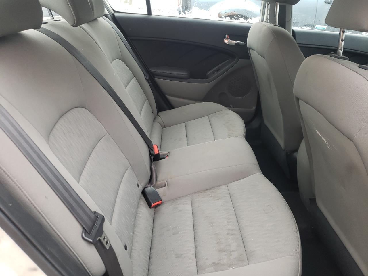 Photo 6 from auction – 2015 KIA FORTE LX with VIN KNAFK4A69F5280041