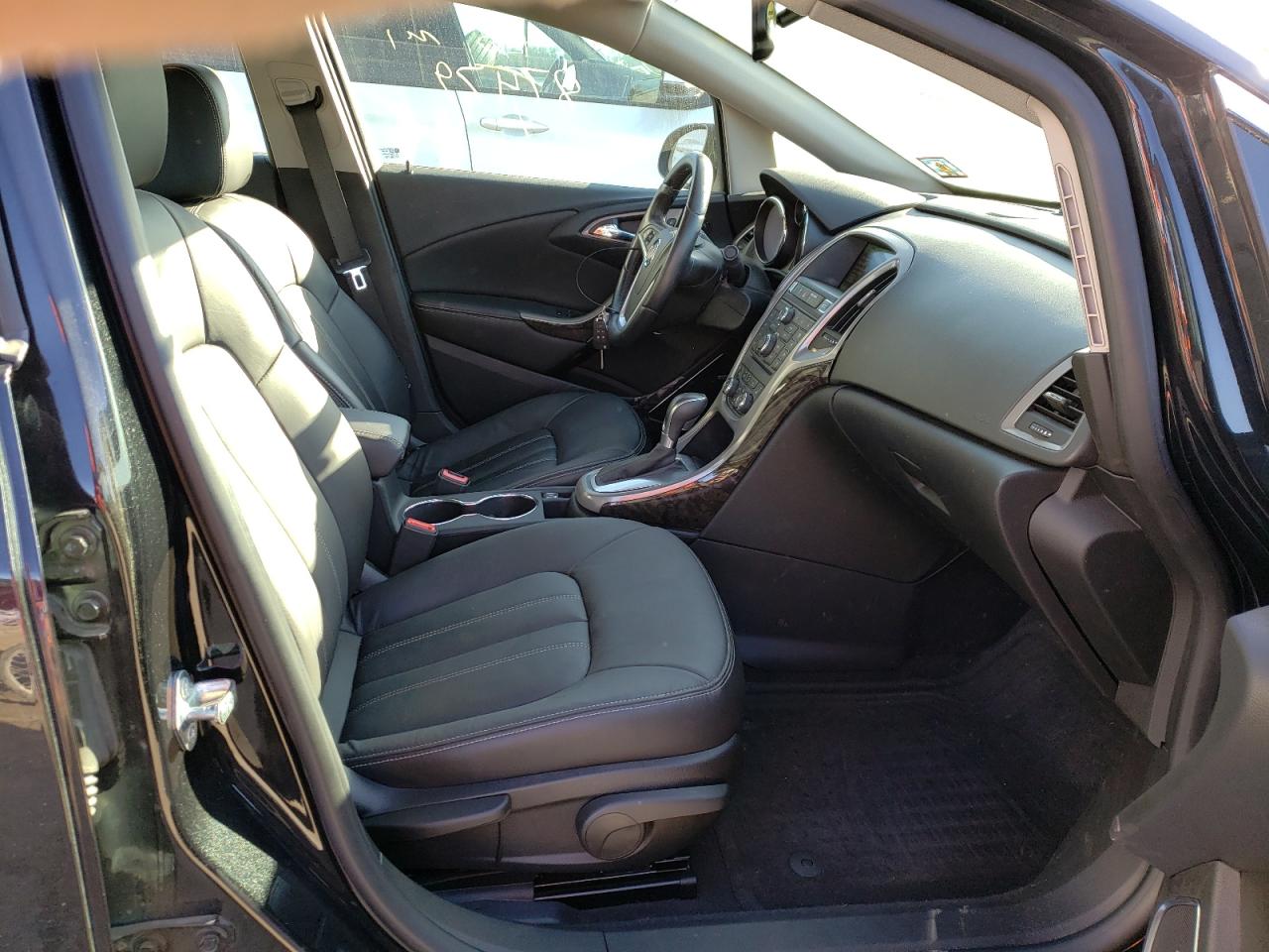 Photo 5 from auction – 2015 BUICK VERANO with VIN 1G4PS5SK9F4158211