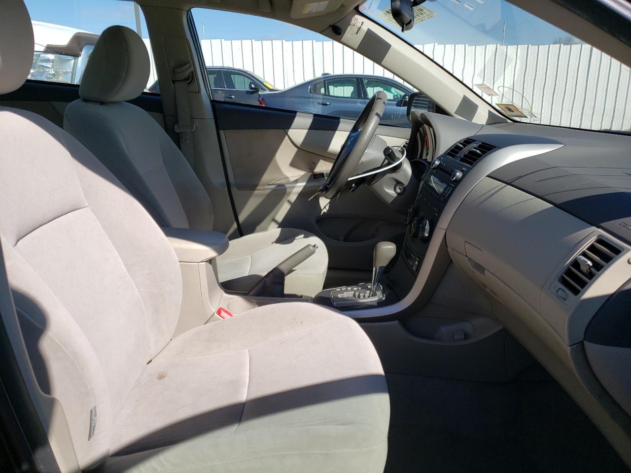 Photo 5 from auction – 2010 TOYOTA COROLLA BA with VIN JTDBU4EE9AJ070732