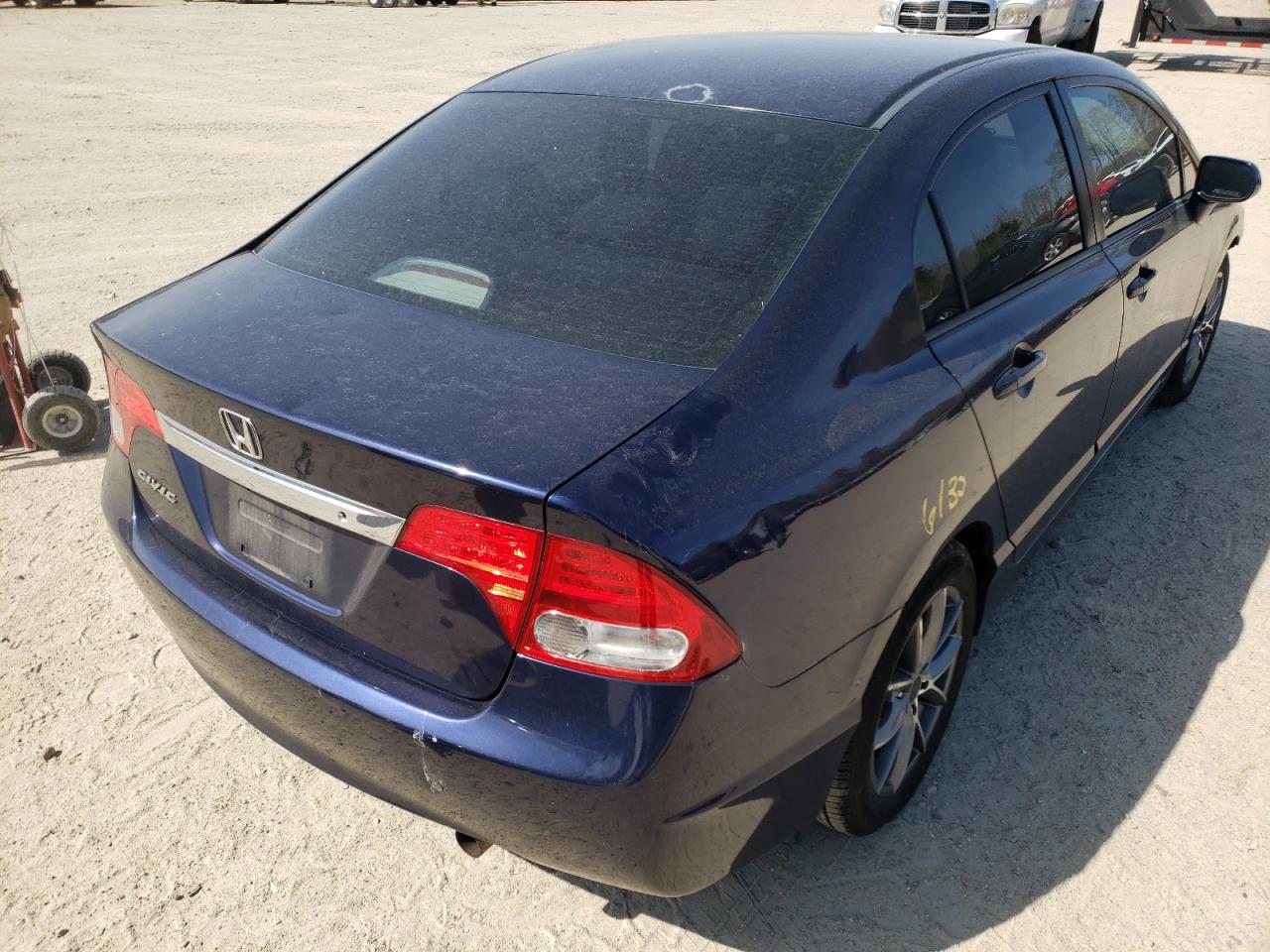 Photo 4 from auction – 2011 HONDA CIVIC LX with VIN 2HGFA1F52BH533323
