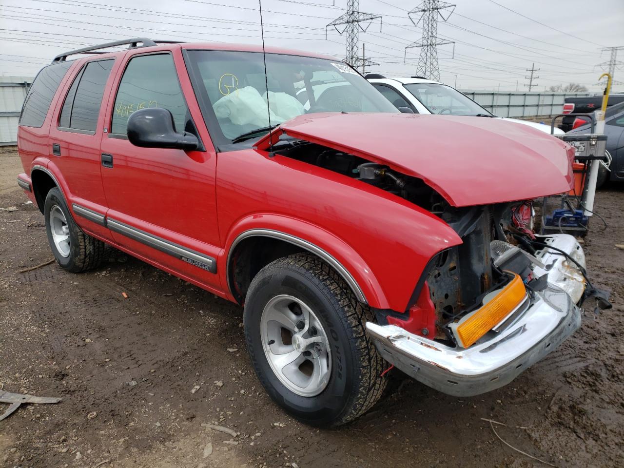CHEVROLET BLAZER 1998 مع رقم تعريف المركبة 1GNCS13W7W2160295 - صورة من المزاد