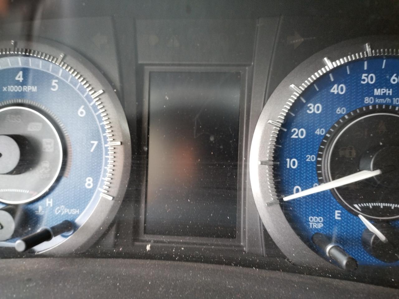 Photo 8 from auction – 2015 TOYOTA SIENNA XLE with VIN 5TDYK3DC6FS537853