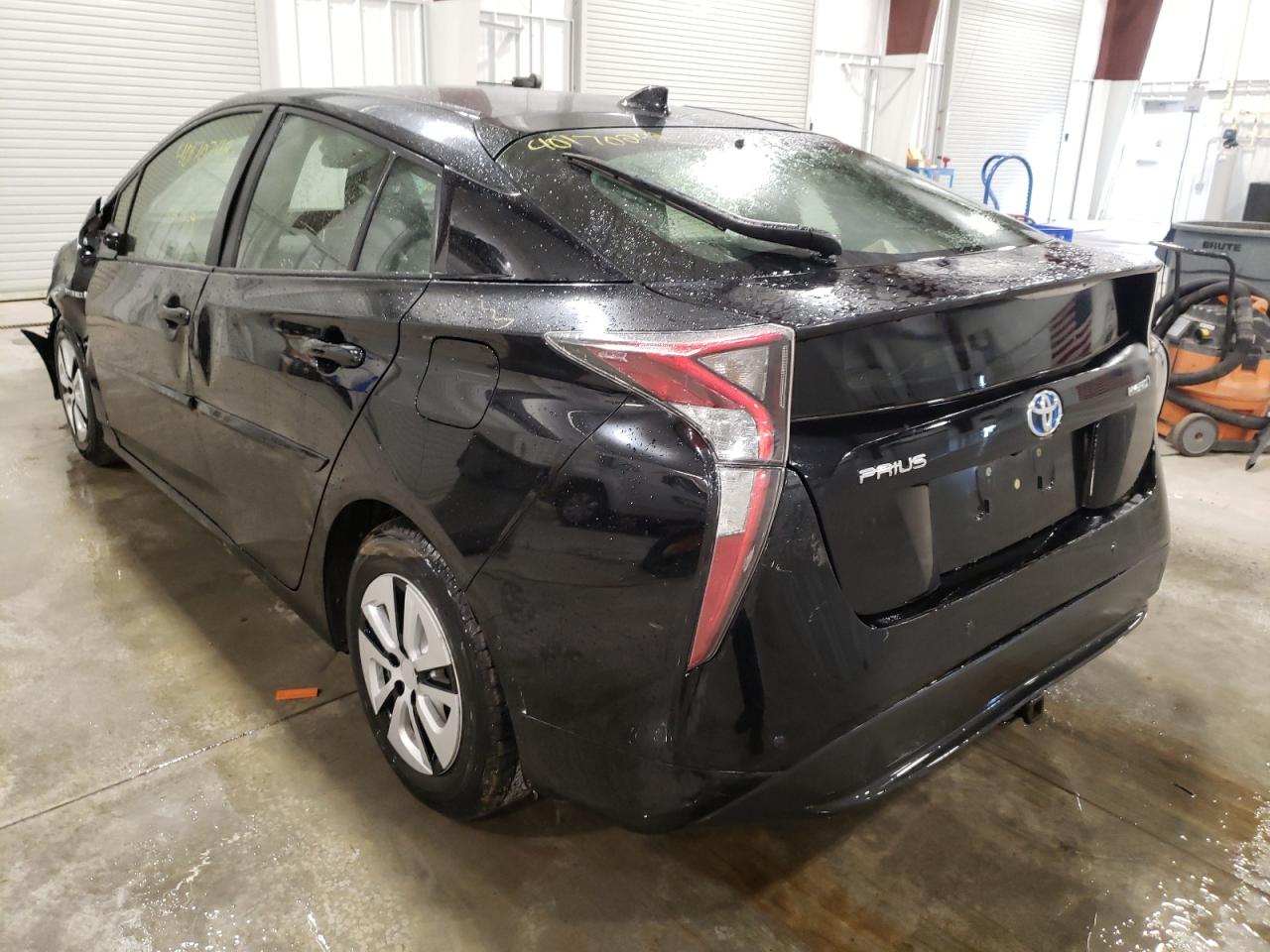 Photo 3 from auction – 2018 TOYOTA PRIUS with VIN JTDKARFU8J3062881
