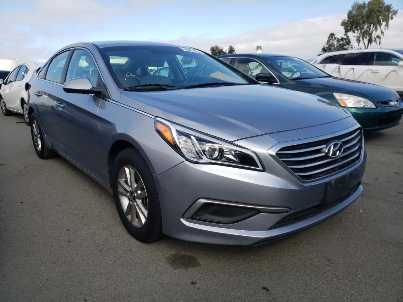 HYUNDAI SONATA SE 2017 with VIN 5NPE24AF2HH505224 - Photo from auction
