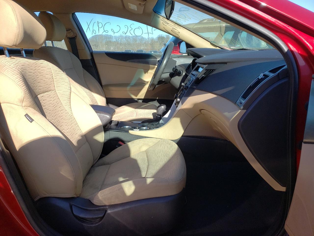 Photo 5 from auction – 2011 HYUNDAI SONATA HYB with VIN KMHEC4A45BA004382