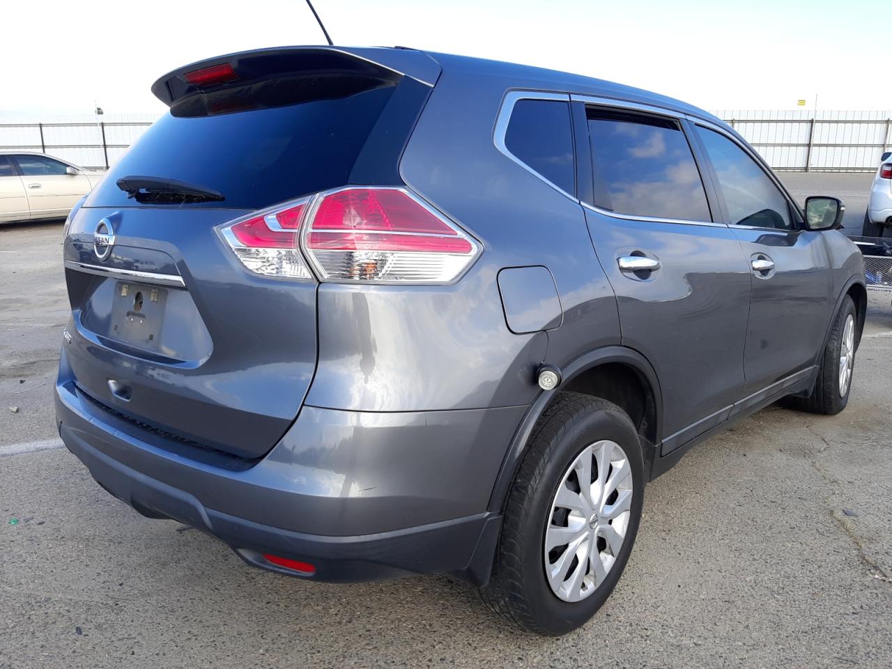 Photo 14 from auction – 2015 NISSAN ROGUE S with VIN 5N1AT2ML5FC851872