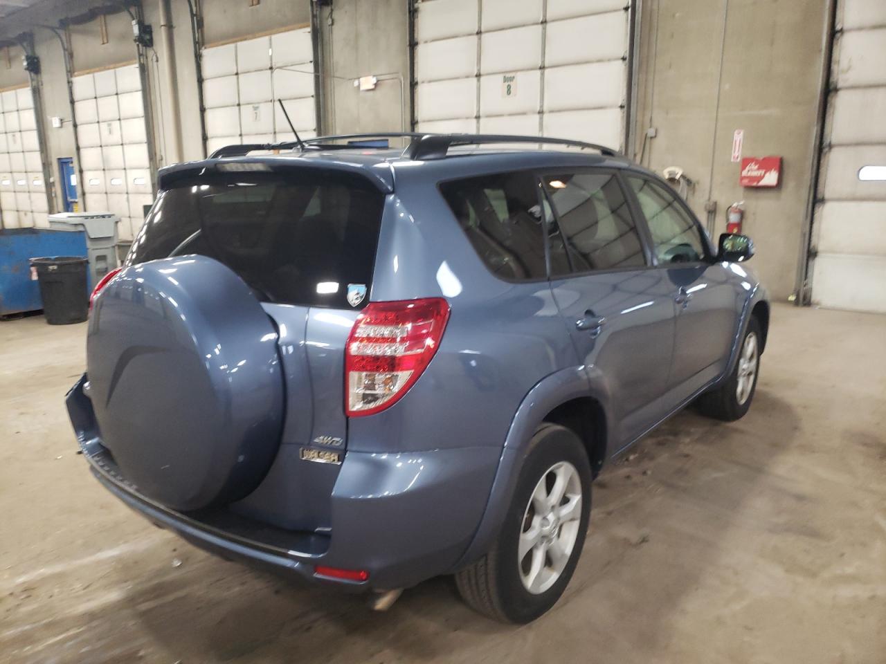 Фото 4 с аукциона – 2012 TOYOTA RAV4 LIMIT с VIN 2T3DF4DV3CW246067