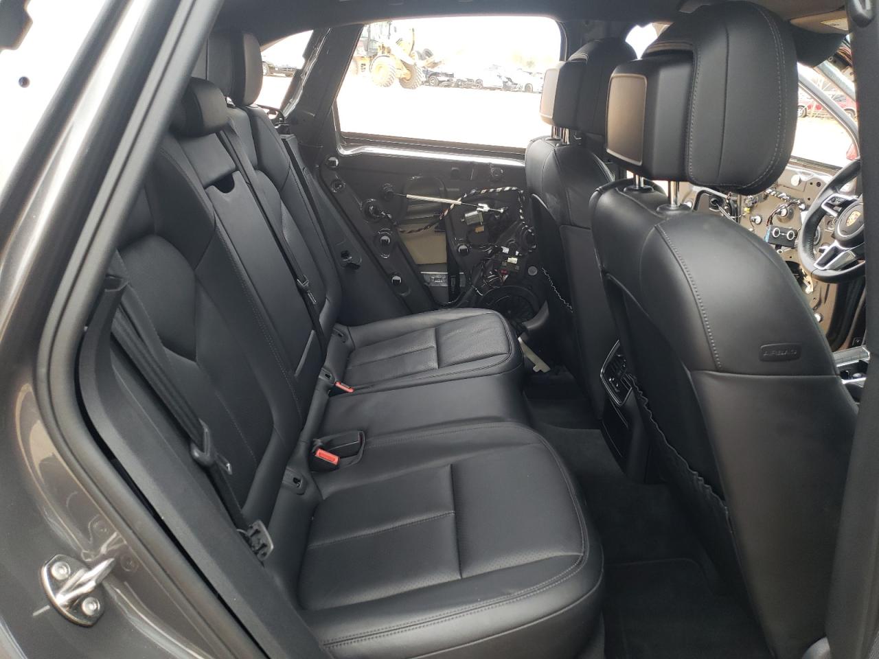 Photo 6 from auction – 2016 PORSCHE MACAN S with VIN WP1AB2A54GLB41584