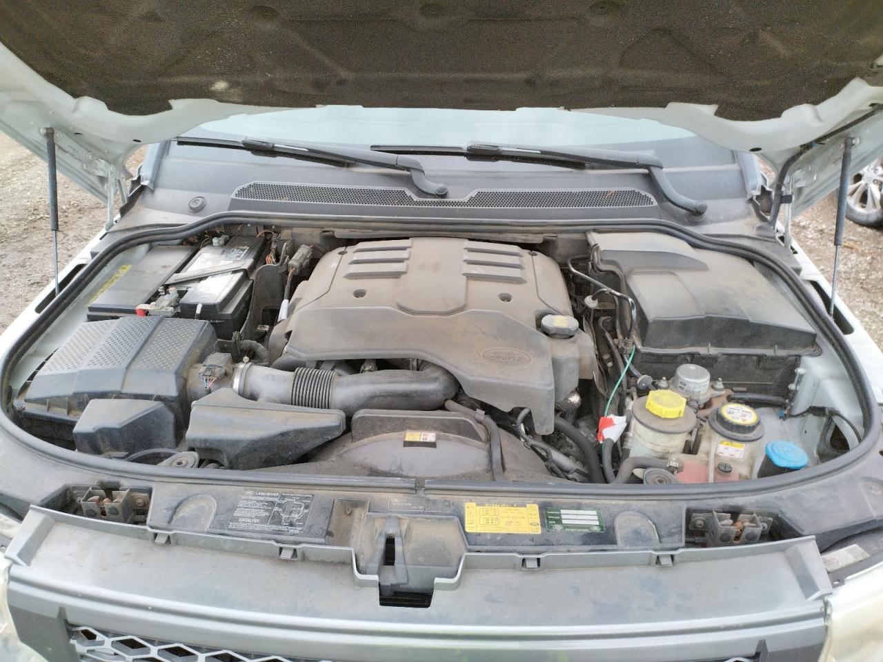 Photo 7 from auction – 2005 LAND ROVER LR3 SE with VIN SALAD24435A339654