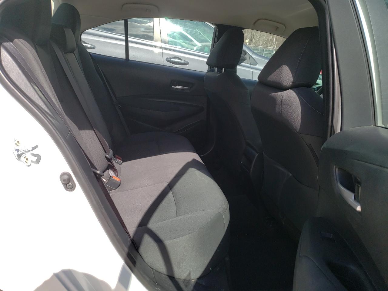 Photo 6 from auction – 2021 TOYOTA COROLLA LE with VIN 5YFEPMAE4MP252235