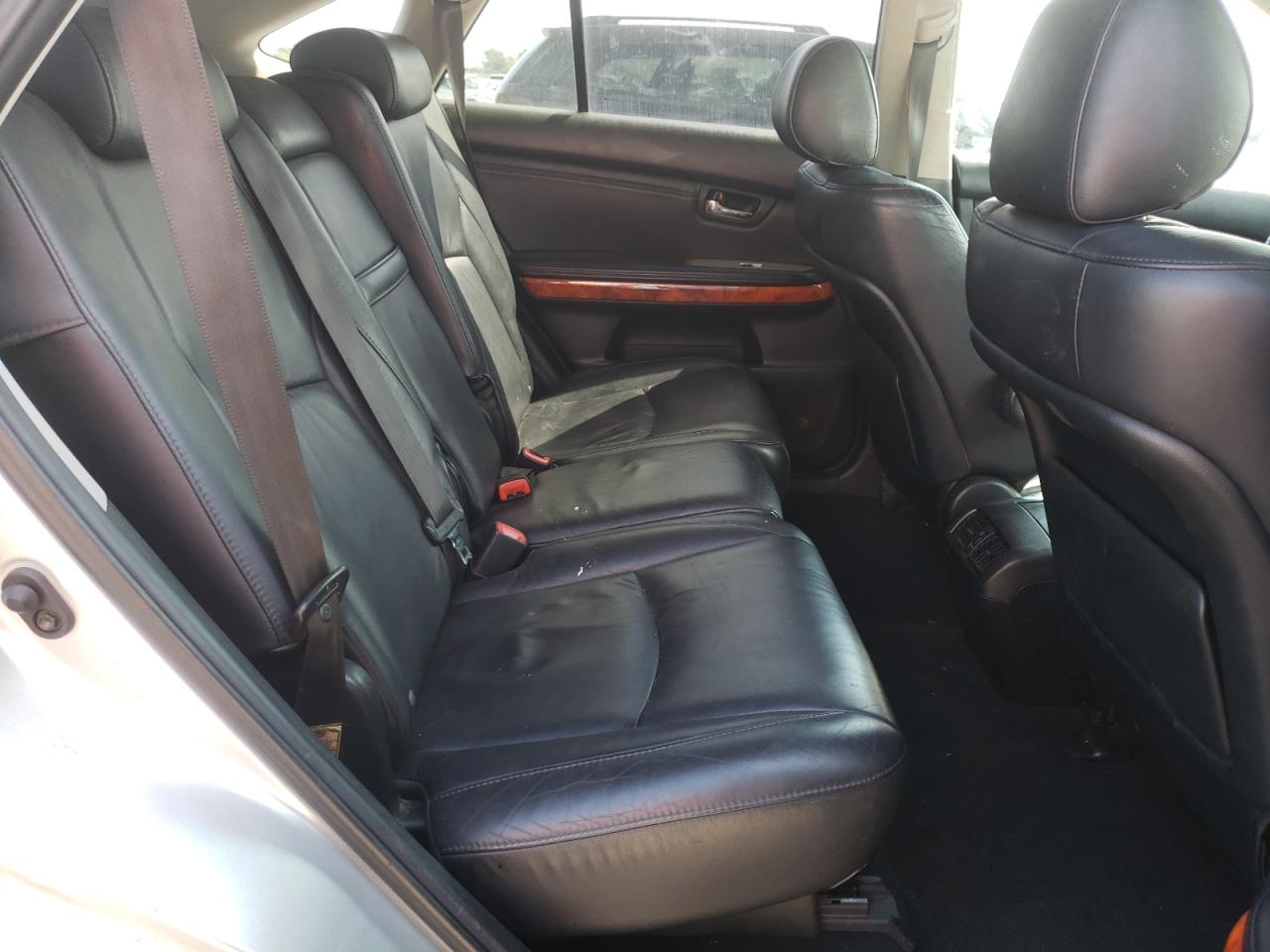 Photo 6 from auction – 2005 LEXUS RX 330 with VIN 2T2HA31U75C075936
