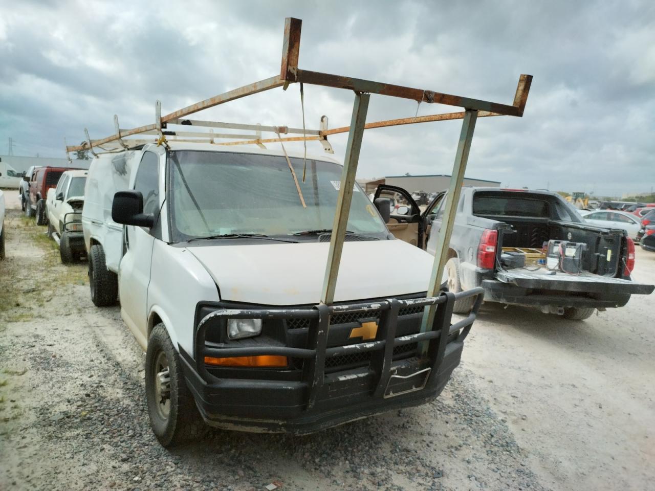 CHEVROLET EXPRESS G3 2010 with VIN 1GC2GUBG3A1160228 - Photo from auction