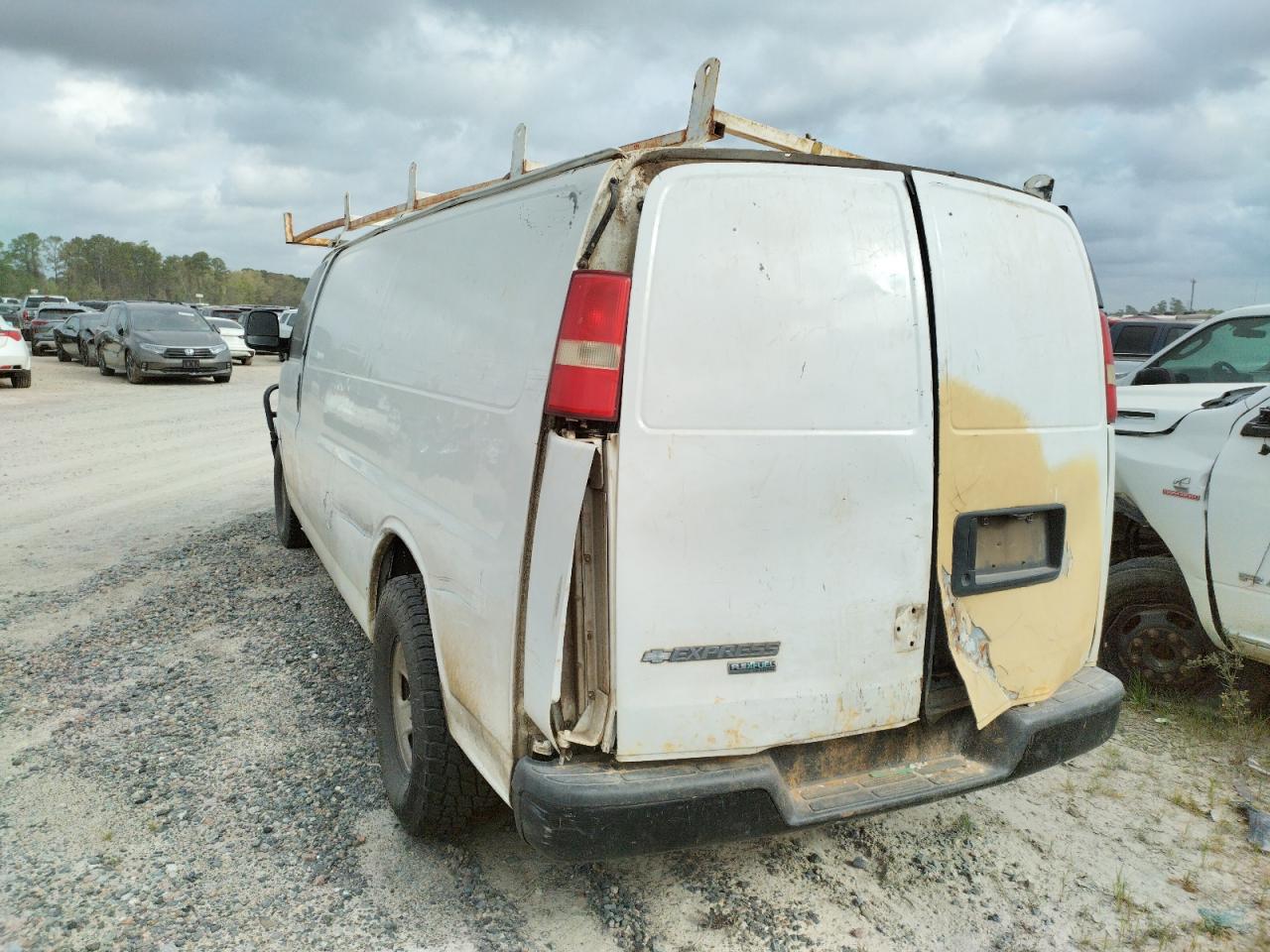 Photo 3 from auction – 2010 CHEVROLET EXPRESS G3 with VIN 1GC2GUBG3A1160228