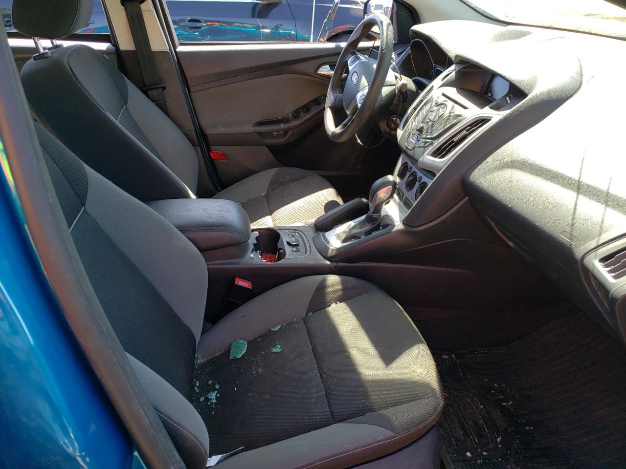 Photo 5 from auction – 2014 FORD FOCUS SE with VIN 1FADP3F20EL418898