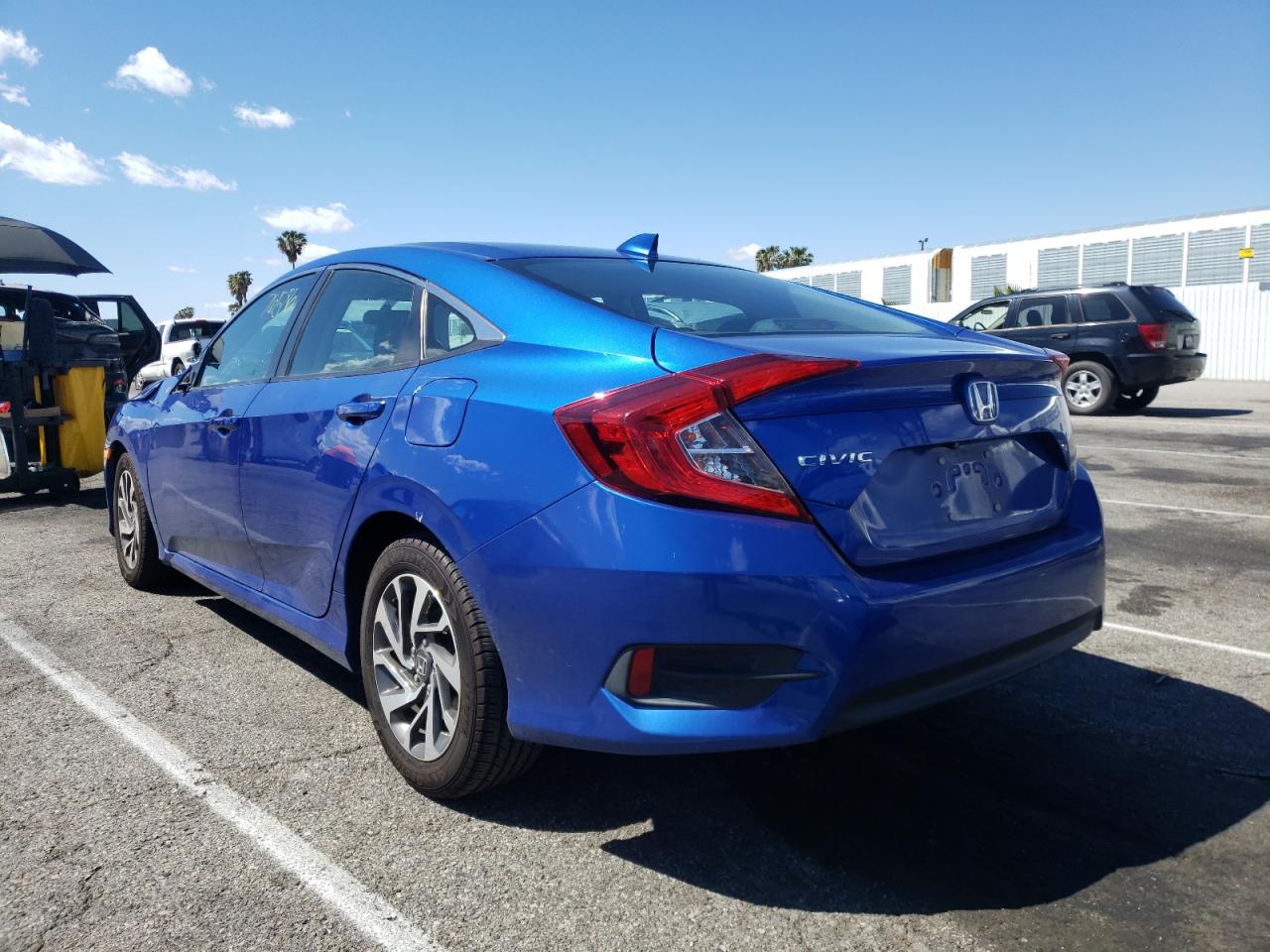 Photo 3 from auction – 2017 HONDA CIVIC EX with VIN 2HGFC2F77HH535837