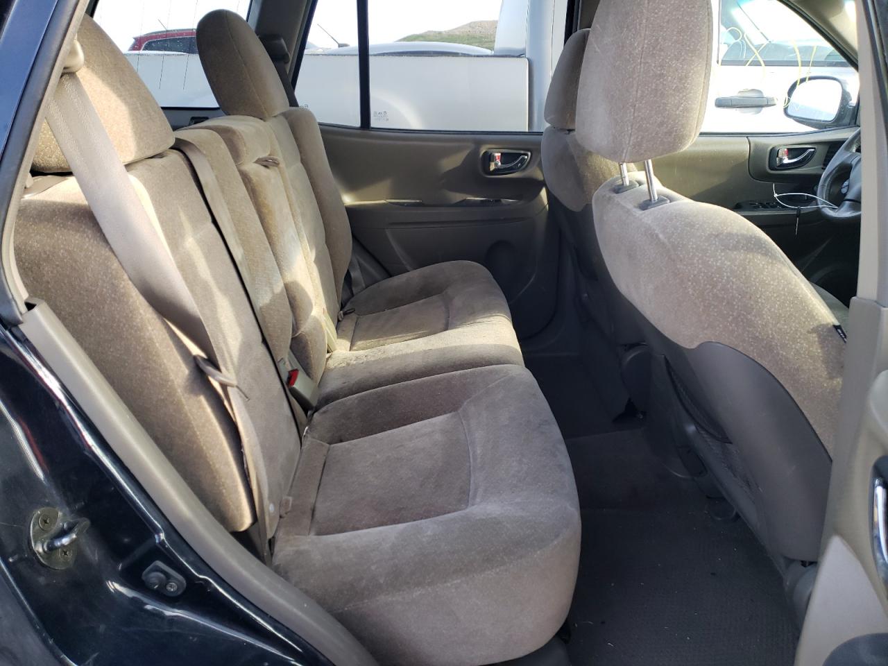 Photo 6 from auction – 2004 HYUNDAI SANTA FE G with VIN KM8SC73D34U601372