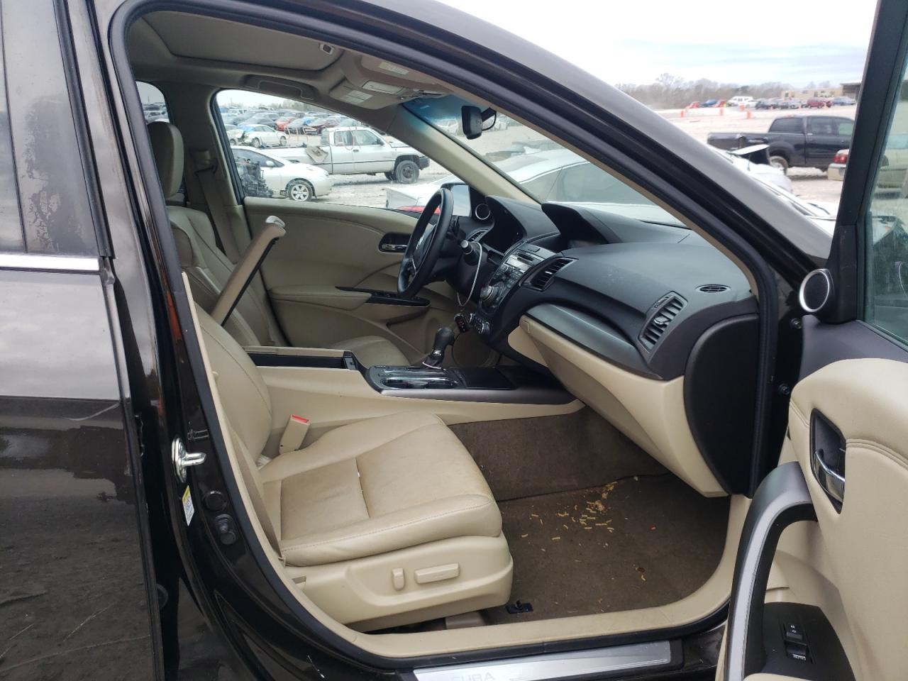 Photo 5 from auction – 2015 ACURA RDX TECHNO with VIN 5J8TB4H59FL023526